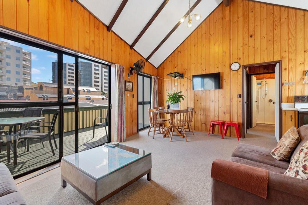 Downtown Mountview - Mt Maunganui Holiday Home 마운트마운가누이 외부 사진